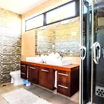 펜션 Charming House In With Shared Pool