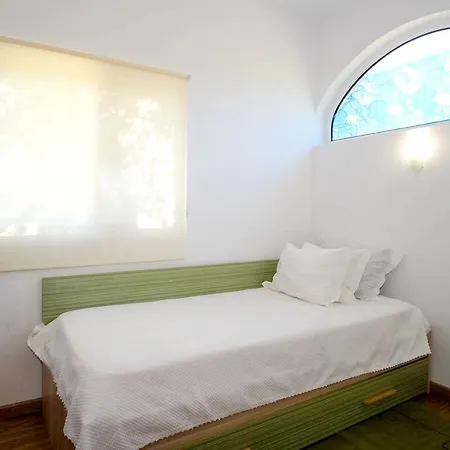 Charming House In With Shared Pool