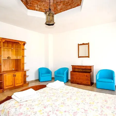 Charming House In With Shared Pool Holiday home *