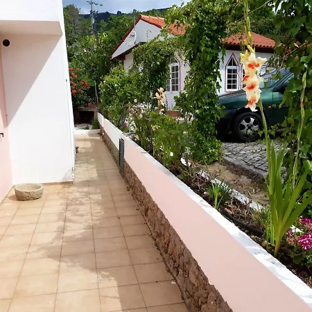 Charming House In With Shared Pool