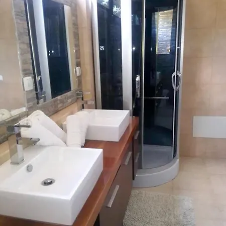 Vakantiehuis Charming House In With Shared Pool *